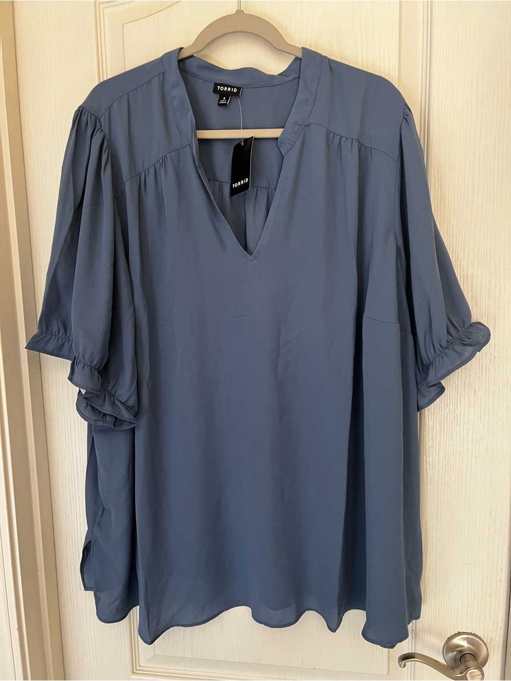 torrid NWT Blue V-Neck Puff Sleeve Blouse 4